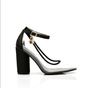 Cinderella shoe with a twist